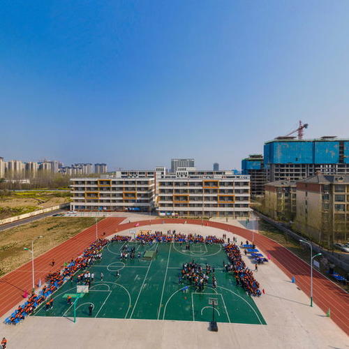 德林操场全景